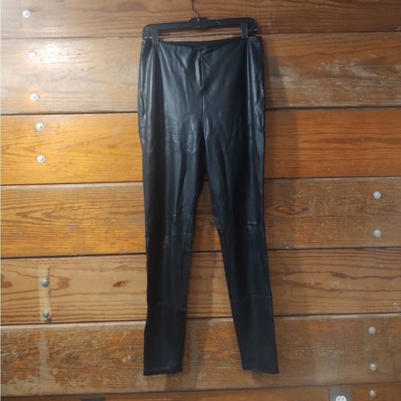Halogen || Faux Leather Leggings Size M - Picture 2 of 5